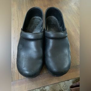 Dansko size 39 - 8.5-9 US